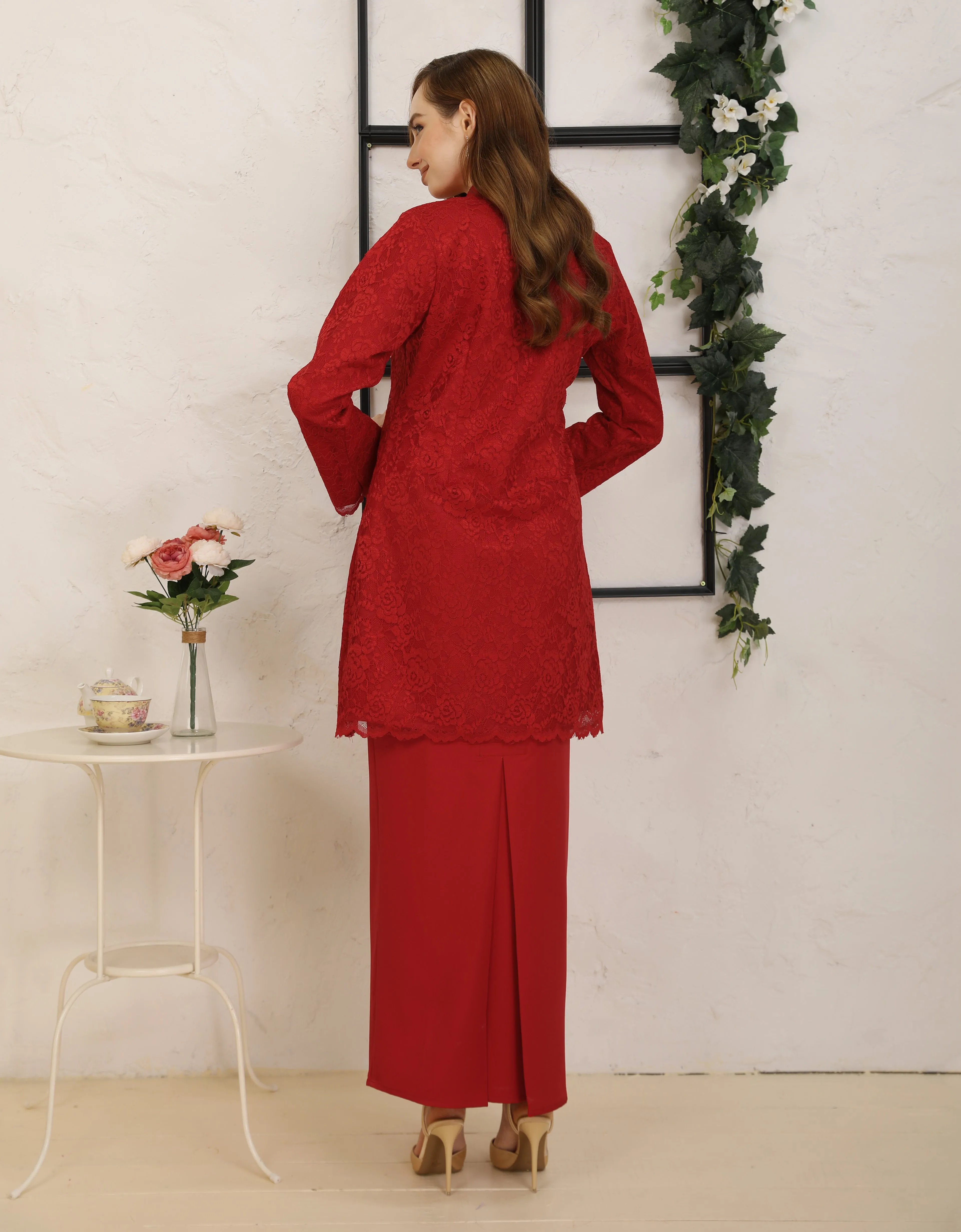 BAJU KEBAYA SHEREEN (CRIMSON RED)