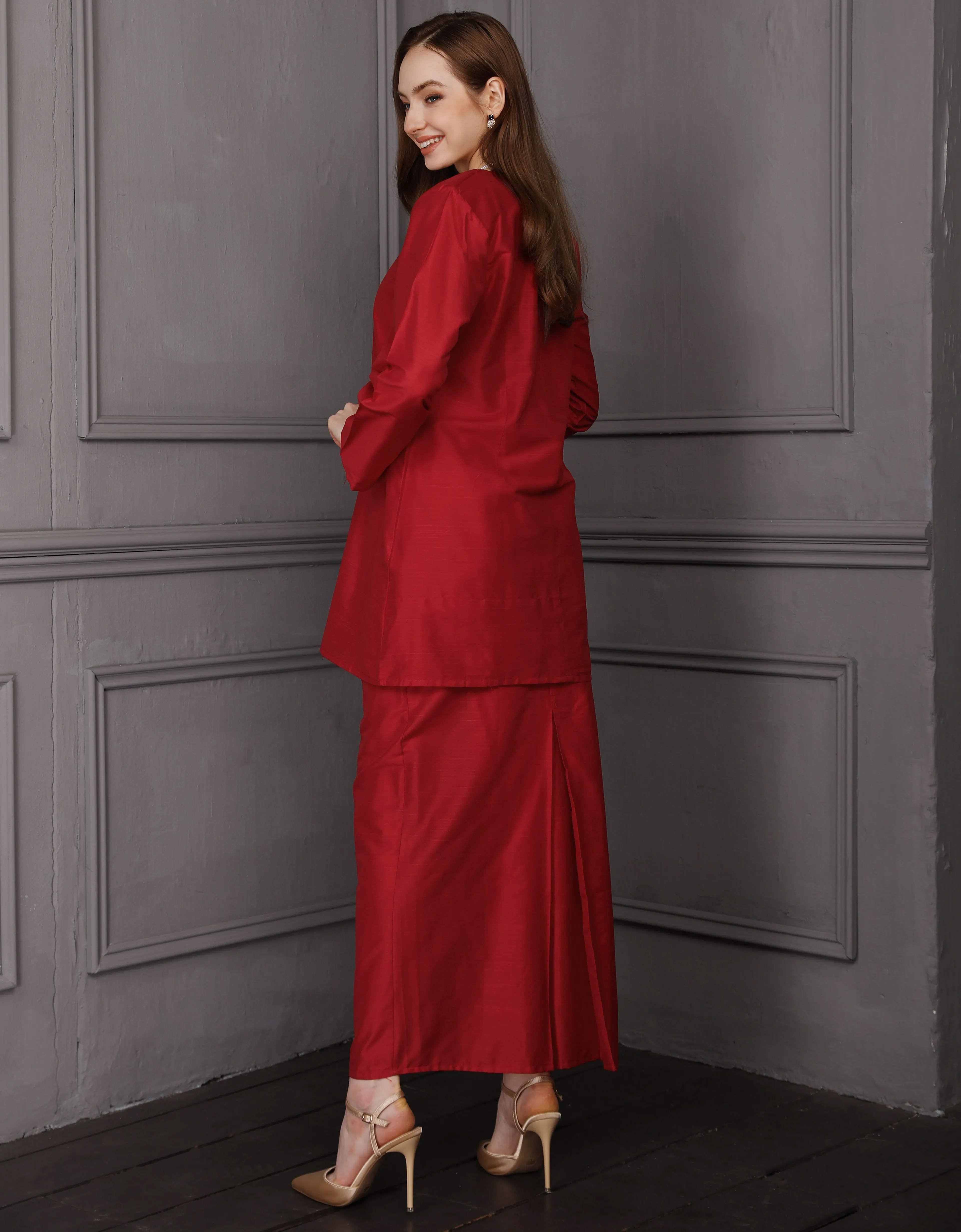 BAJU KURUNG PAHANG MODEN JENNA (CRIMSON RED)
