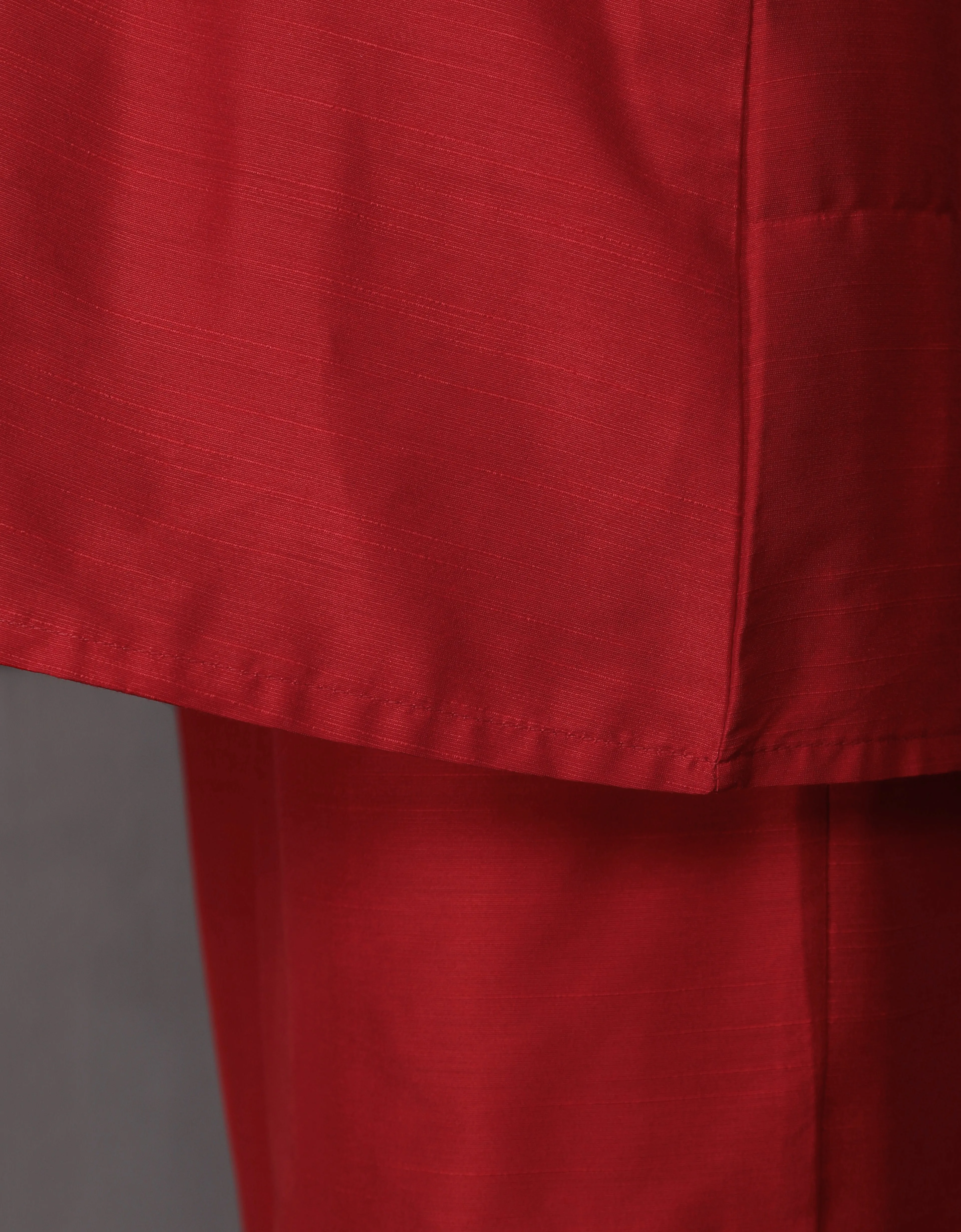 BAJU KURUNG PAHANG MODEN JENNA (CRIMSON RED)