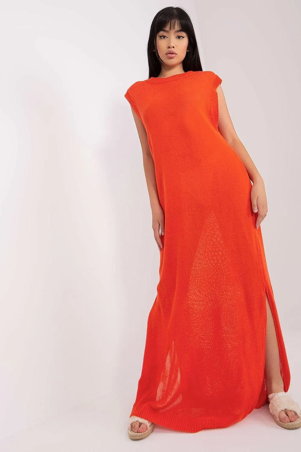 Beach Dress Badu: Chic Knit Maxi for Coastal Escapes