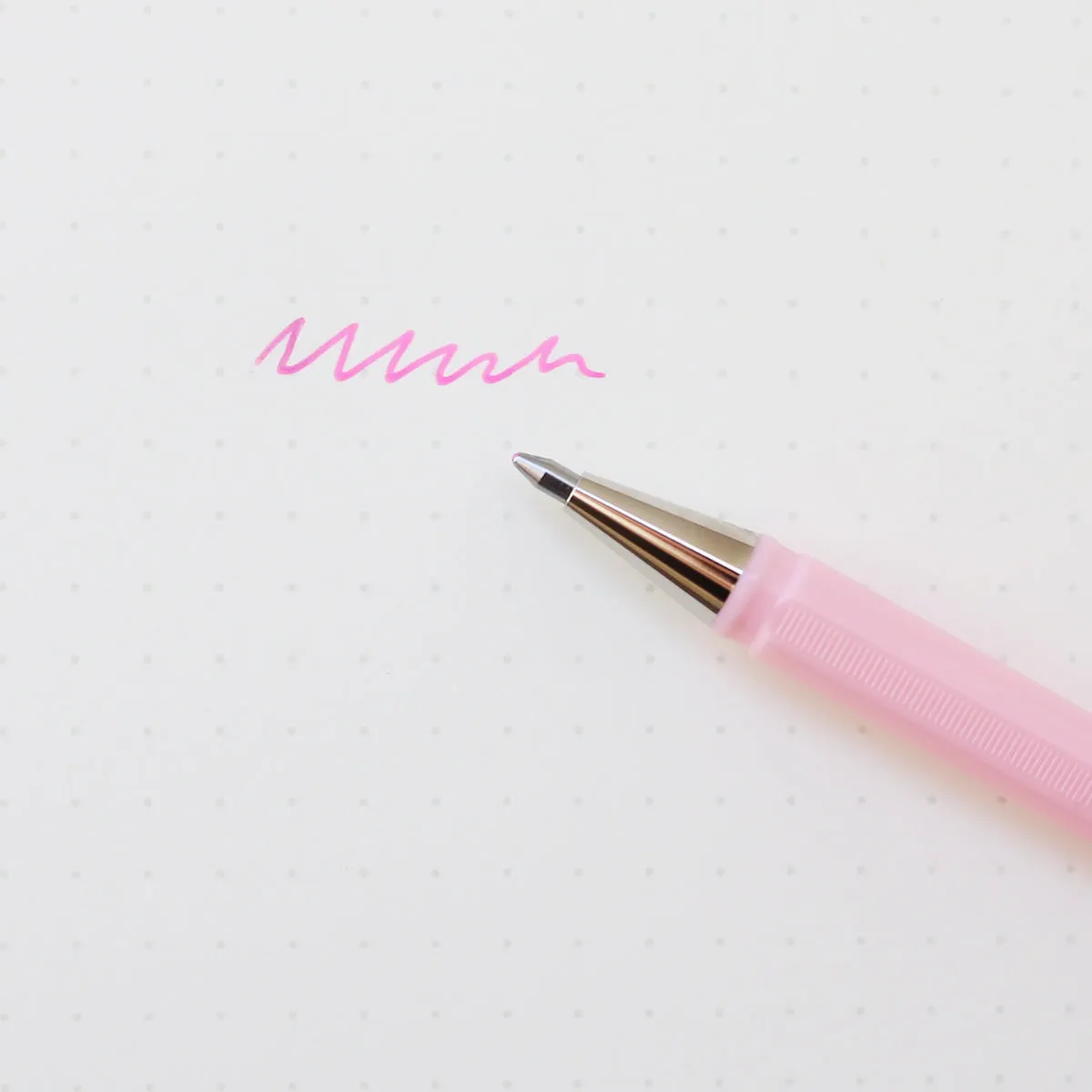 HYBRID MILKY GEL PEN // PASTEL PINK