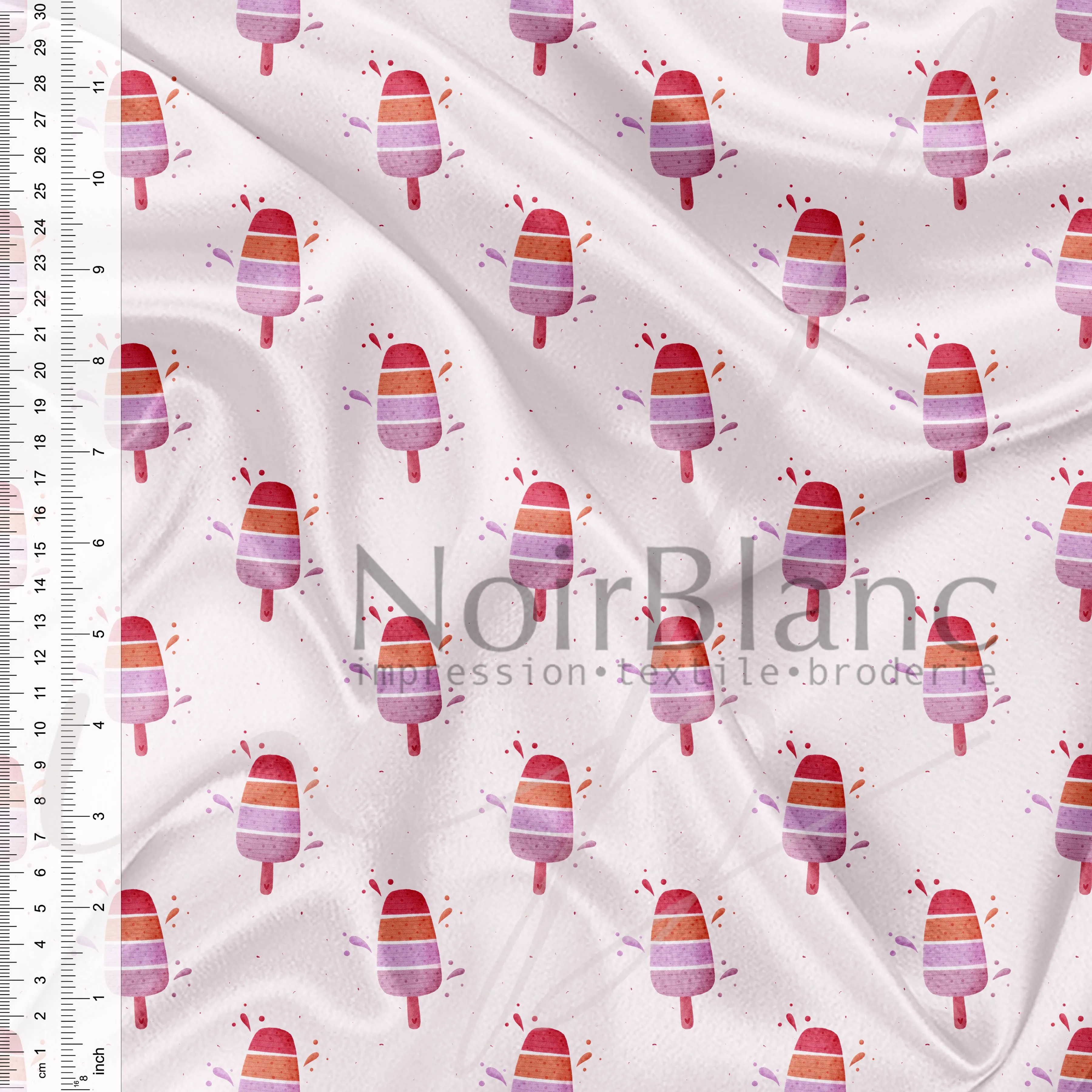 Popsicle minimaliste rose arc-en-ciel