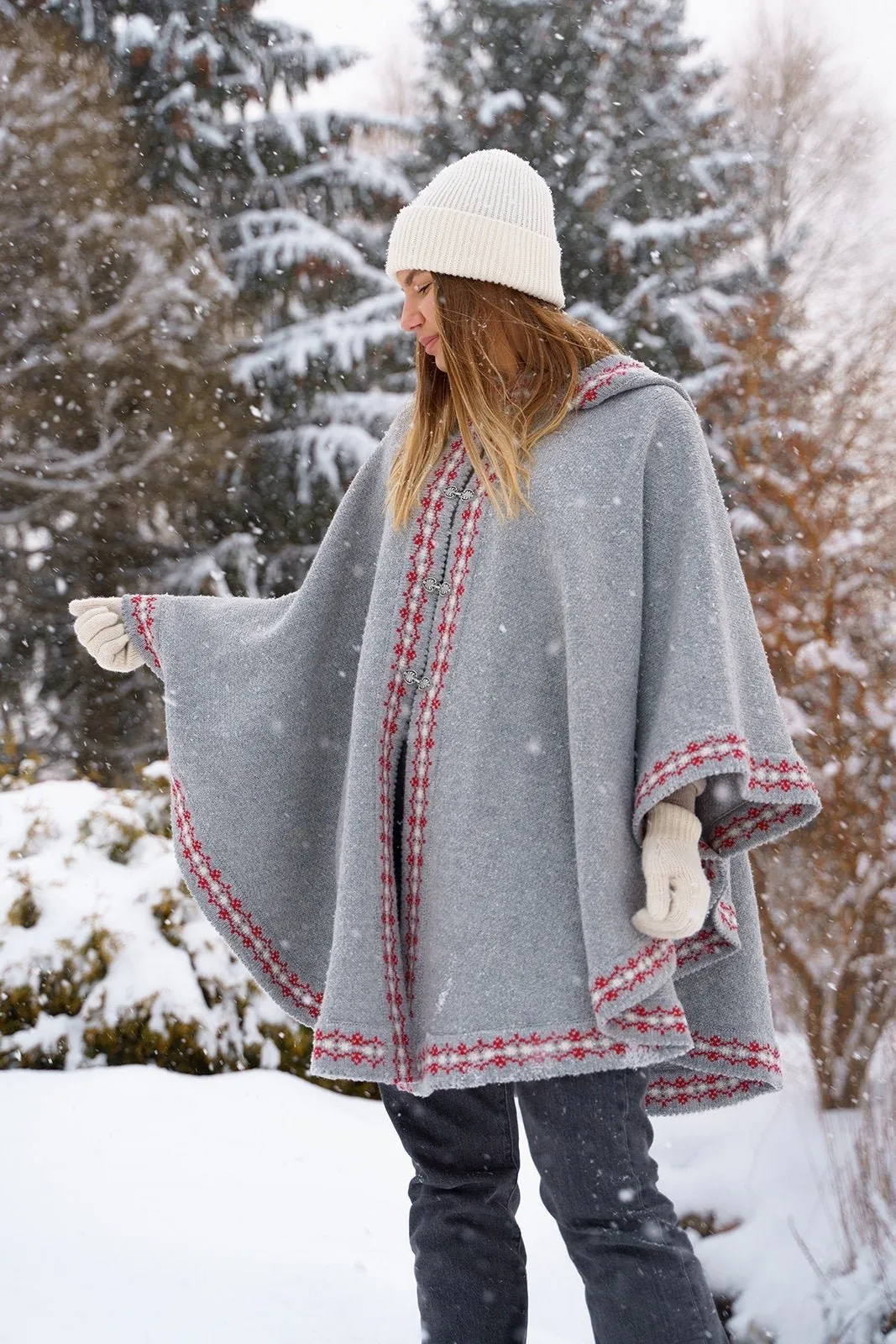 Seto woolen hooded poncho