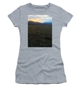 Snowy Morning Mists Crestone - Women's T-Shirt